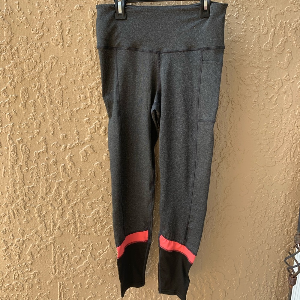 Shadow Sport Black & Pink Athletic Leggings -M